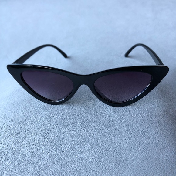 Black Cat Eye Sunglasses ~ Pink-Purple Lens ~ Brand New! - Picture 7 of 7